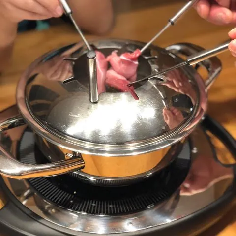 Fondue Chinoise mit Fleisch vom Metzger