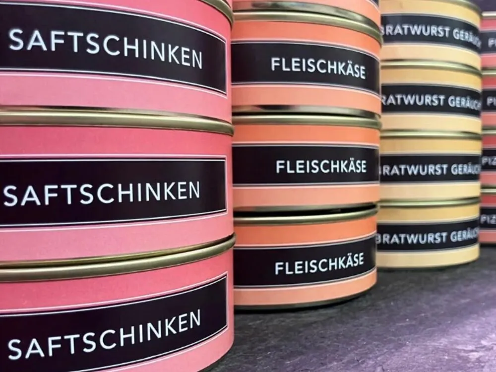 Büchsen mit Saftschinken, Fleischkäse und Bratwurst